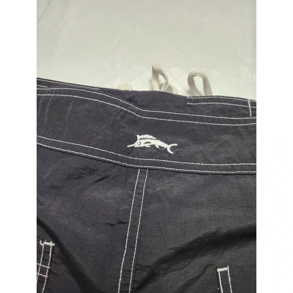 Tommy Bahama Swim Shorts Mens Large Black Solid Nylon Board Shorts TWS25101C